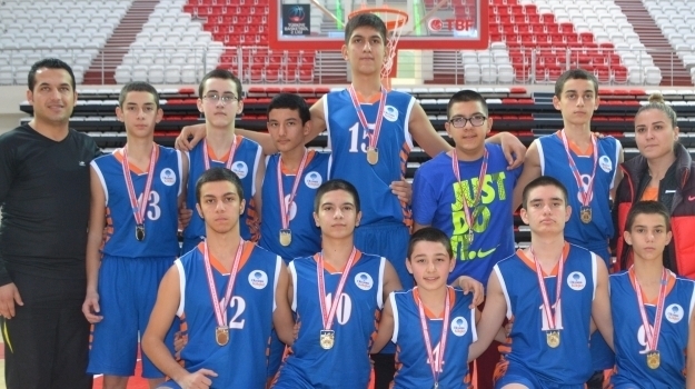 Konyaaltı Okyanus Yıldız Erkek Basketbol Takımı 'Antalya İl Birincisi' Oldu