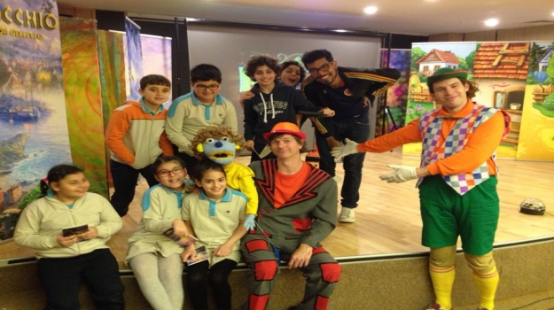 Antalya Okyanus Koleji İlkokulu Öğrencileri İngilizce Çocuk Tiyatrosu Pinokyo'yu İzledi