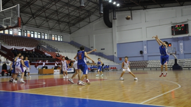 Bahçeşehir Yıldız Basketbol Takımından Farklı Galibiyet