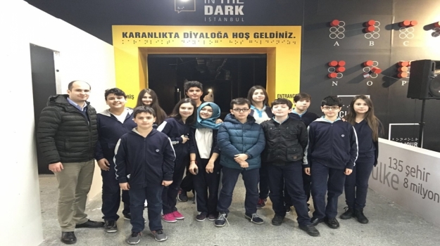 Beykent Okyanus Ortaokulu Öğrencileri "Karanlıkta Diyalog” Gezisinde