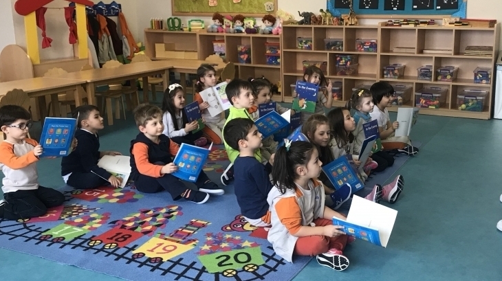 Çekmeköy Okul Öncesi Balıklar Grubu Öğrencileri İngilizce Dersinde