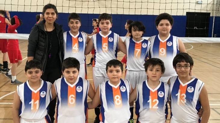 Çekmeköy Okyanus Koleji Küçük Erkek Voleybol Takımımızın İlçe Başarısı