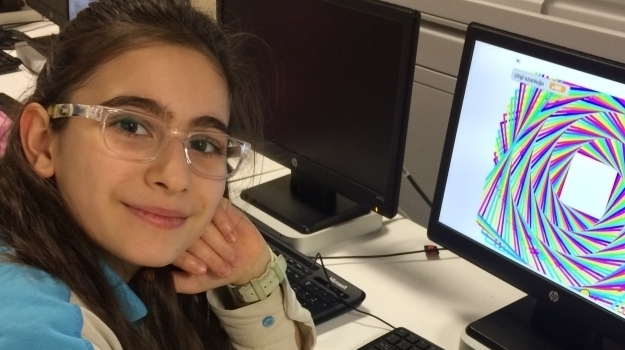 Fatih Ortaokul Öğrencileri Scratch Programında Kalem Kod Bloğunu Öğreniyor