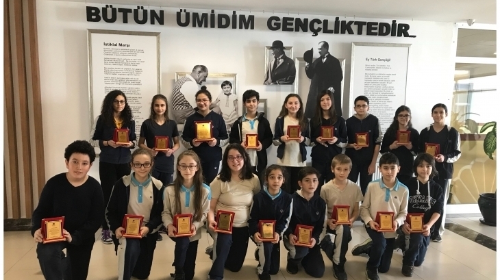 Ortaokul Kademesi Türkiye Geneli "OKULİSTİK" Sınavında Derece Yapan Öğrencilerimize Plaketleri Verildi!